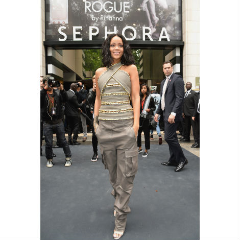 O look de Rihanna O Look de Rihanna