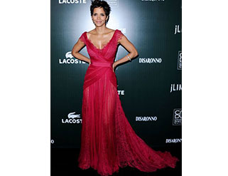 Halle Berry Look's em vermelho!