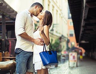 6 Sinais de que ele te vai pedir em casamento! 6 Sinais de que ele te vai pedir em casamento!
